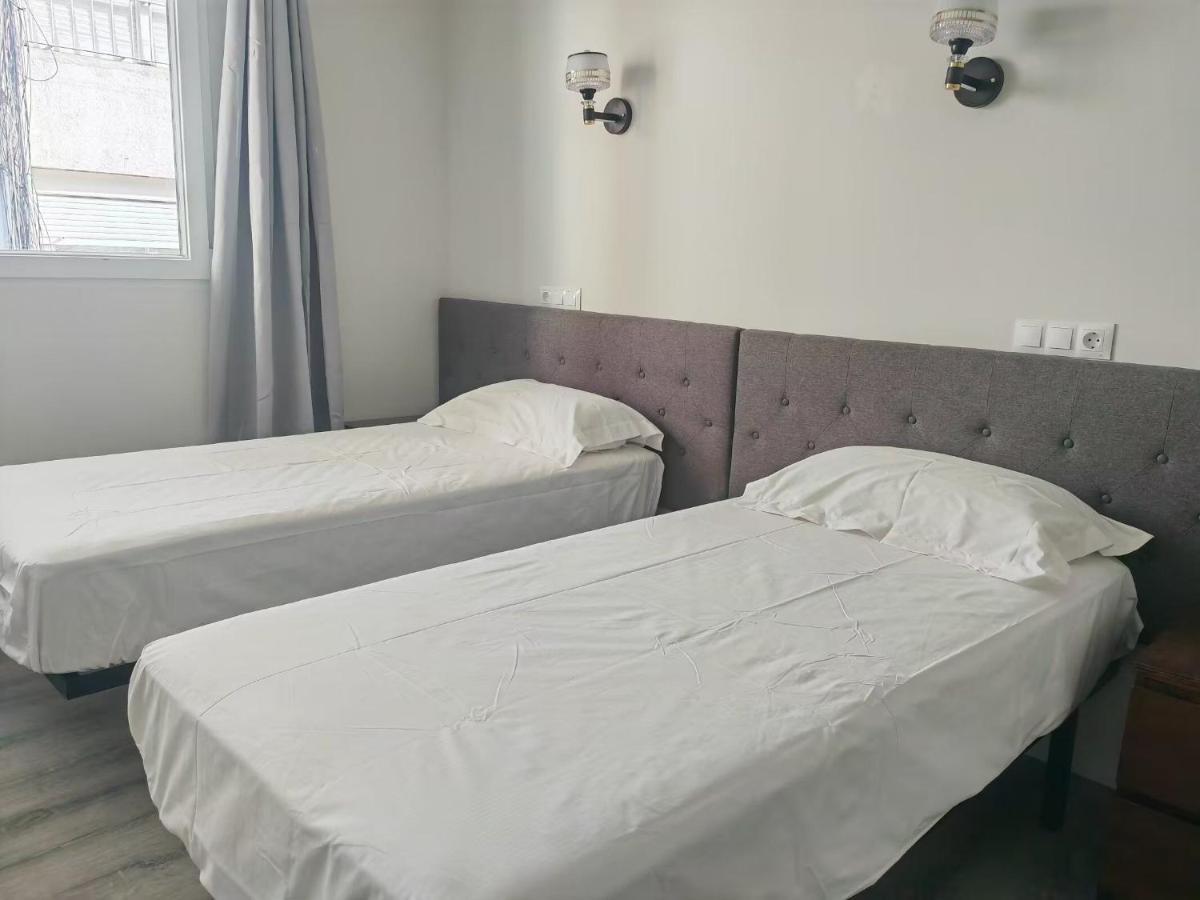 Hostal Golden 21*** Мадрид Екстериор снимка