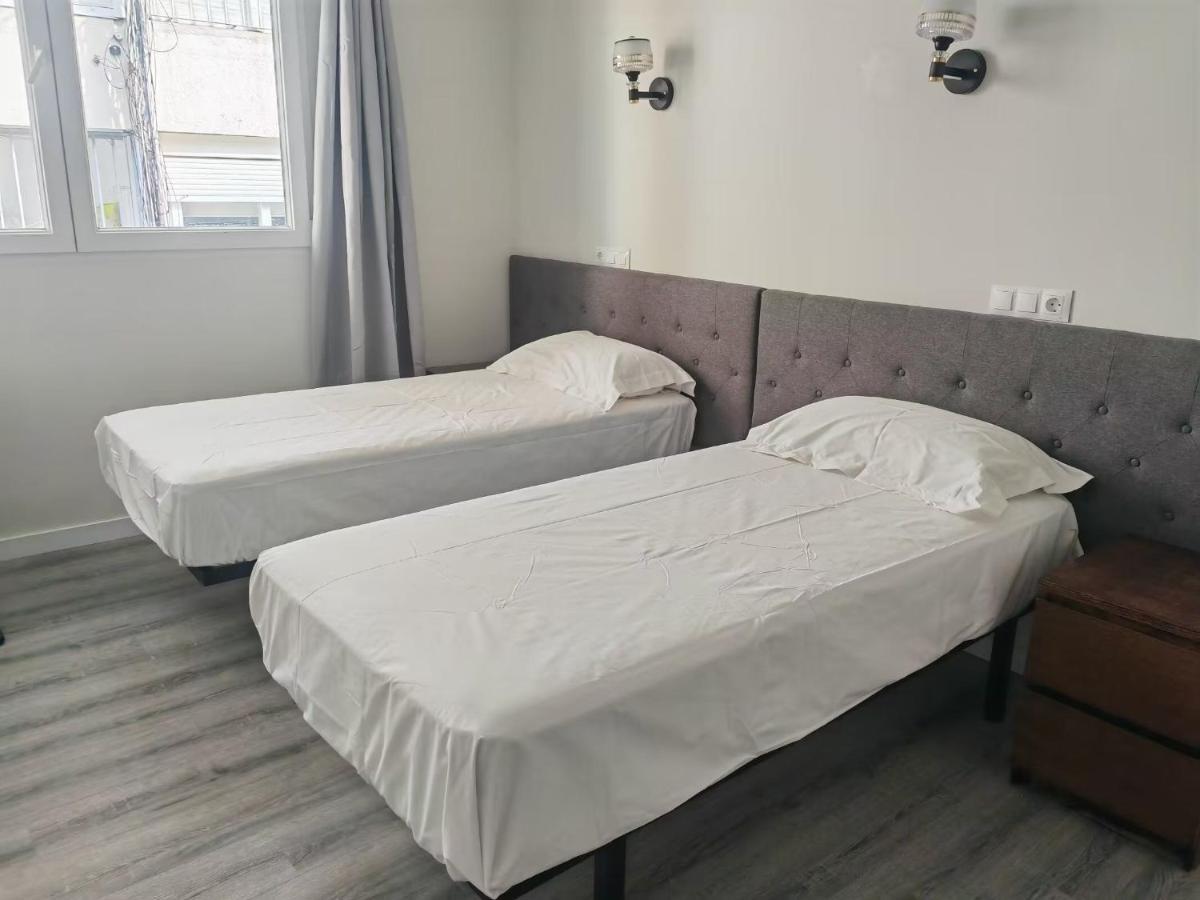 Hostal Golden 21*** Мадрид Екстериор снимка