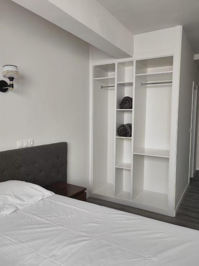 Hostal Golden 21*** Мадрид Екстериор снимка