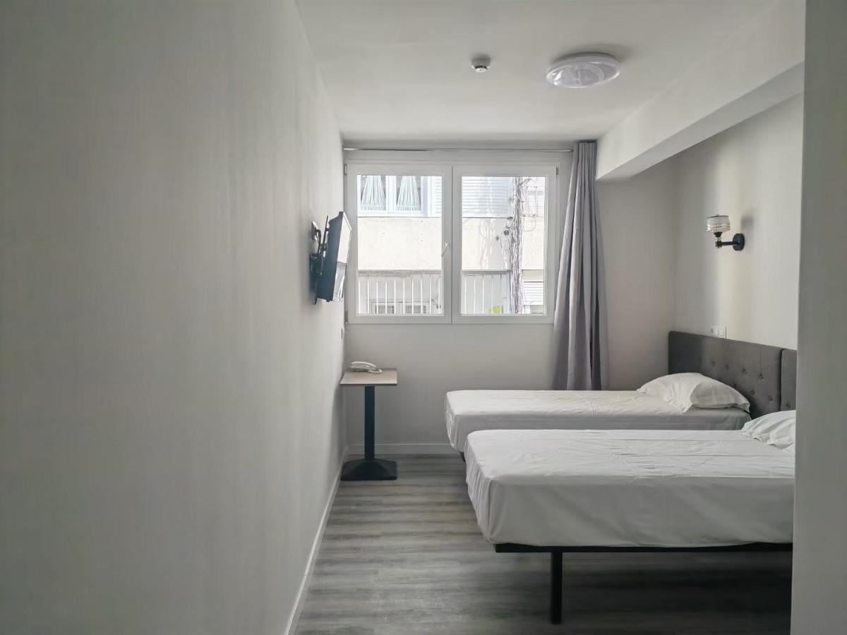 Hostal Golden 21*** Мадрид Екстериор снимка