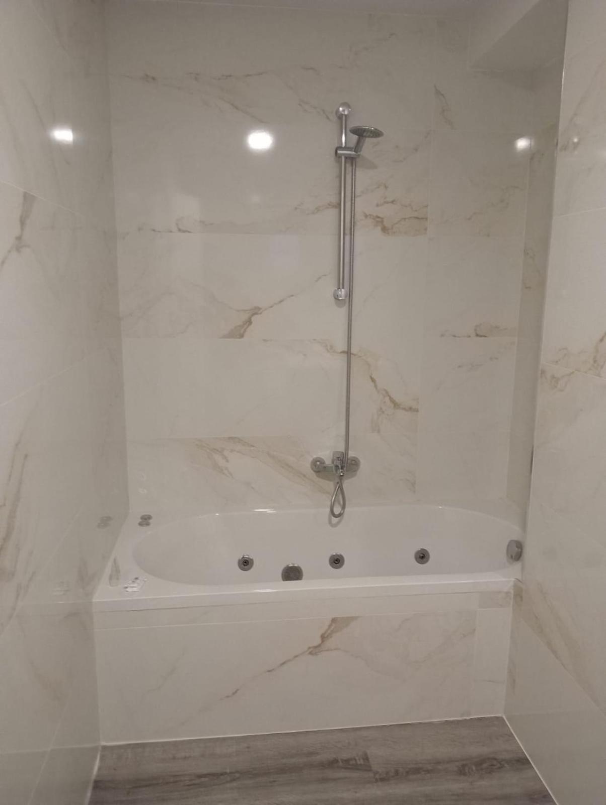 Hostal Golden 21*** Мадрид Екстериор снимка